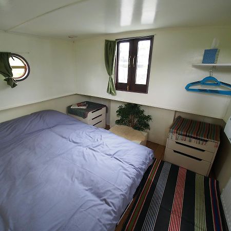 Roisin Dubh Houseboat 호텔 Sallins 외부 사진
