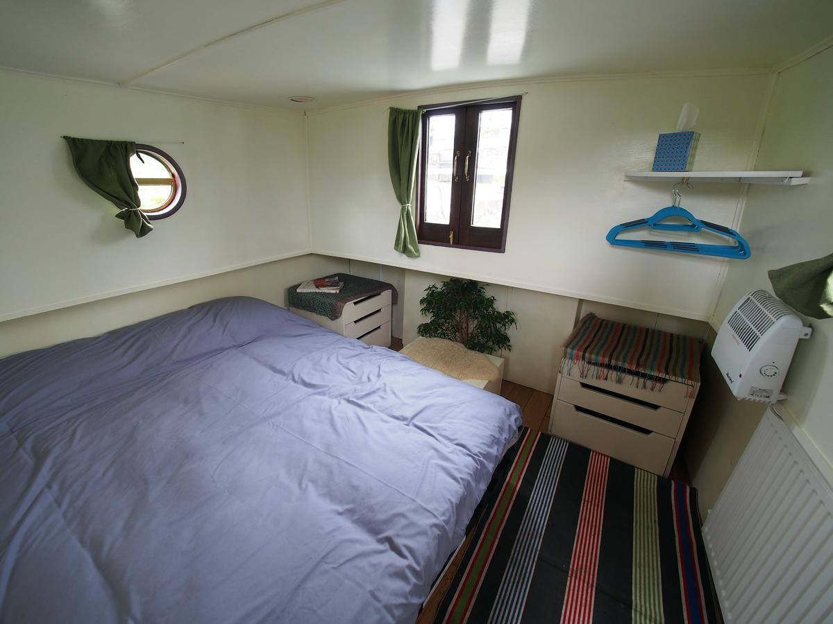Roisin Dubh Houseboat 호텔 Sallins 외부 사진